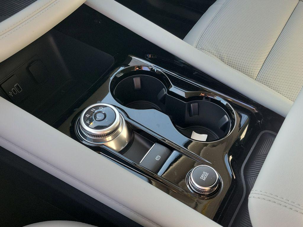 صورة مصغرة 32 لـ 2026 FORD EXPLORER PLATINUM