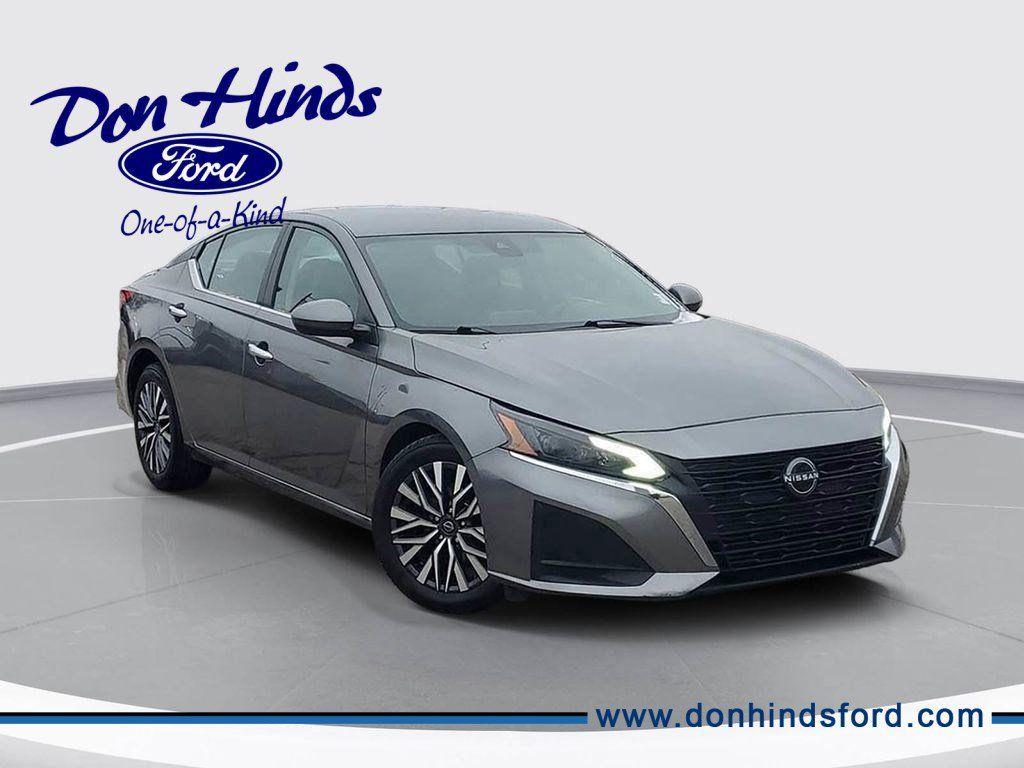 Used 2023 Nissan Altima 2.5 SV