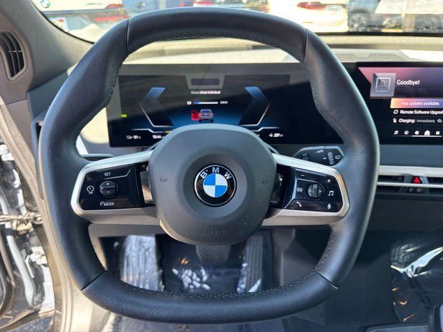 2026 BMW IX XDRIVE45 — миниатюра 24