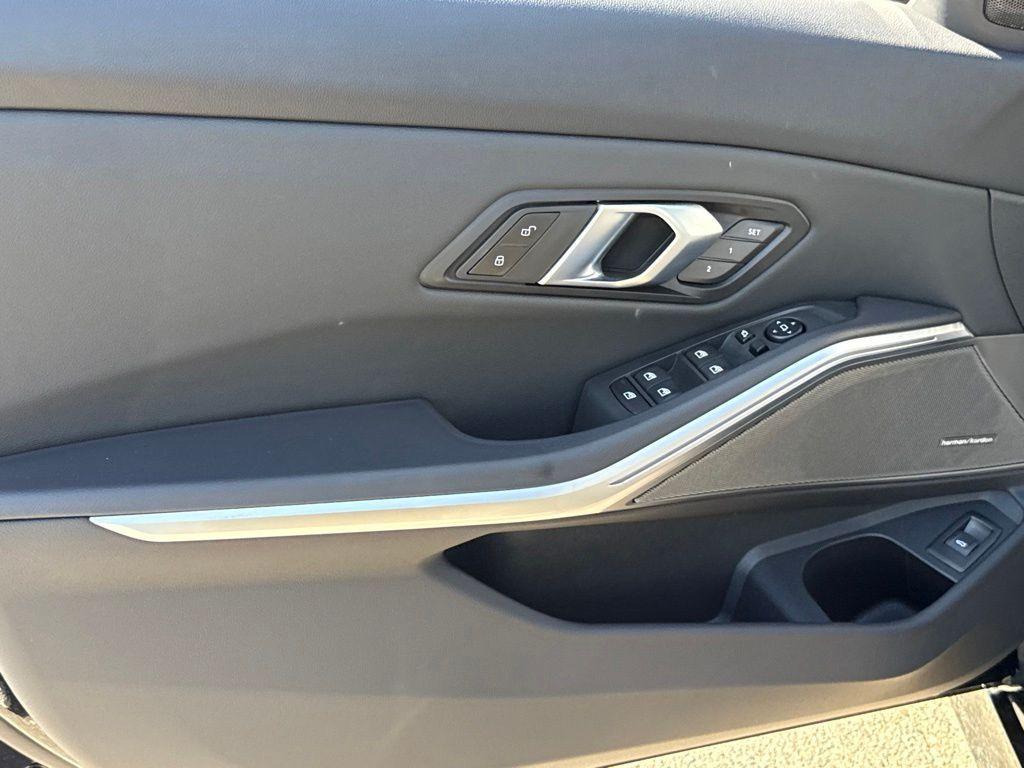 صورة مصغرة 18 لـ 2026 BMW 330 I