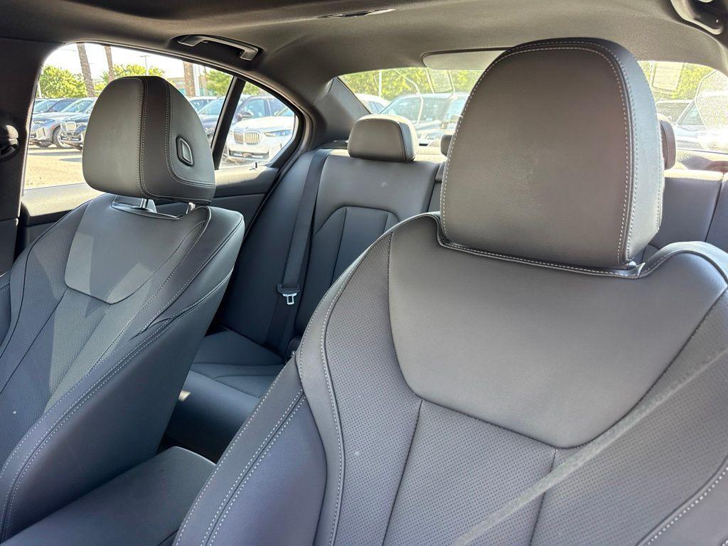 صورة مصغرة 22 لـ 2026 BMW 330 I