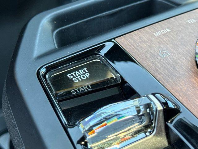 صورة مصغرة 30 لـ 2023 BMW IX M60
