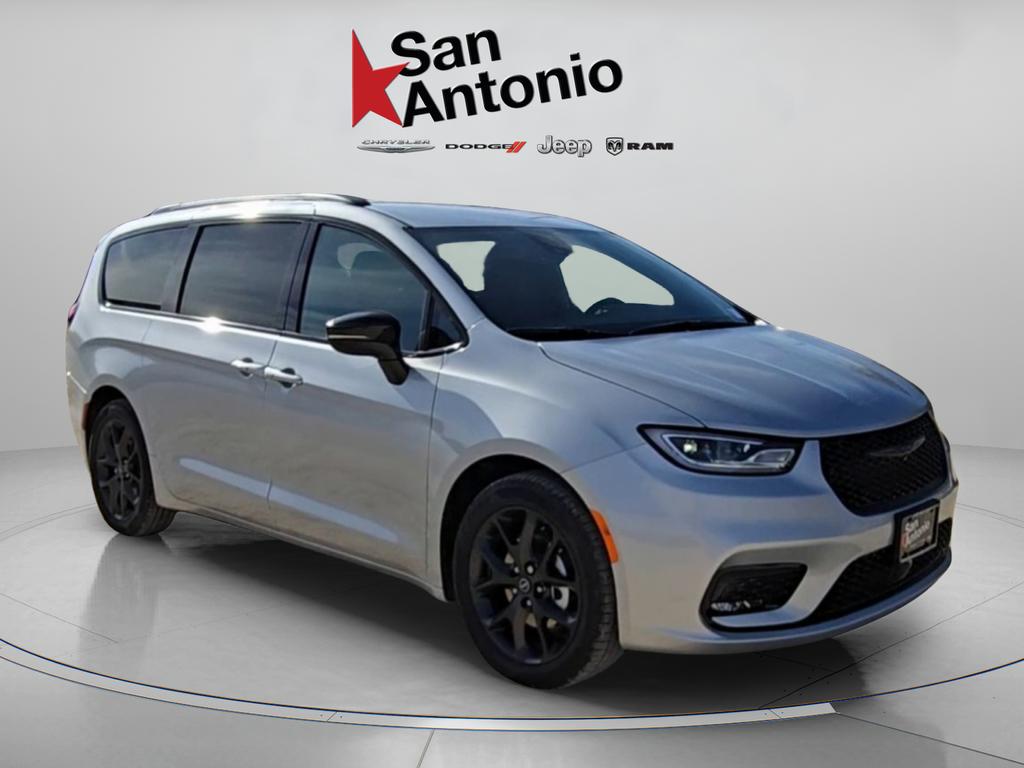 New 2026 Chrysler Pacifica L