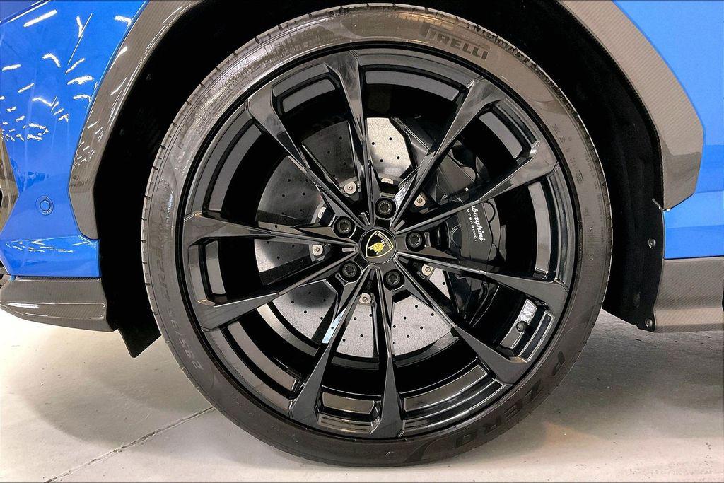 2022 Lamborghini URUS BASE — миниатюра 17