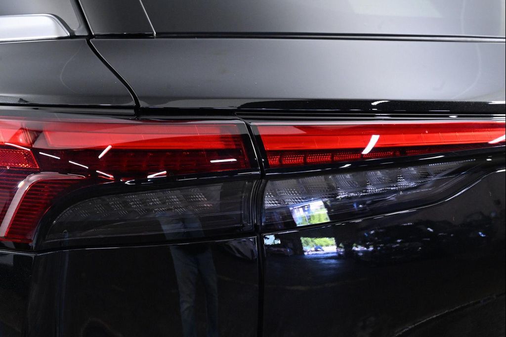 2027 Infiniti QX60 LUXE AWD photo 7