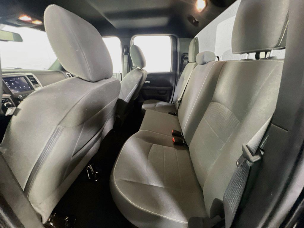 2023 RAM 1500 CLASSIC WARLOCK QUAD CAB 4X4 6'4' BOX 缩略图 22