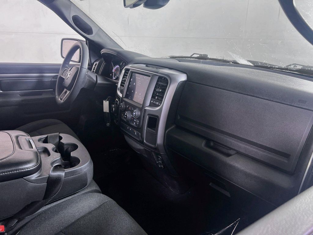 2023 RAM 1500 CLASSIC WARLOCK QUAD CAB 4X4 6'4' BOX 缩略图 26
