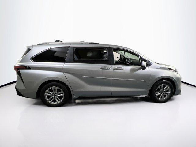 TOYOTA SIENNA - 4