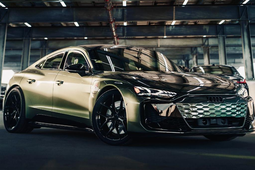 New 2026 Audi RS e-tron GT Base