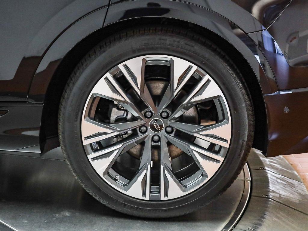 صورة 12 لـ 2026 AUDI Q8 PRESTIGE