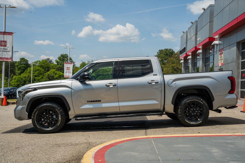 TOYOTA TUNDRA - 4