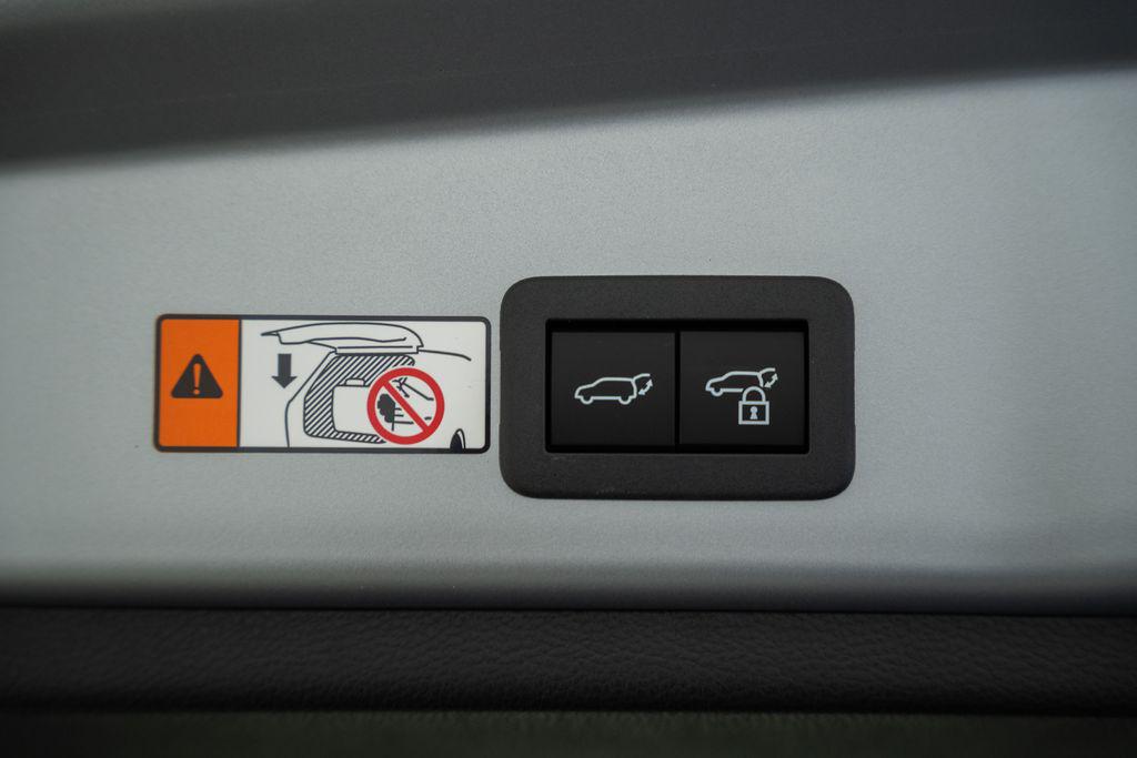 TOYOTA COROLLA CROSS - 9