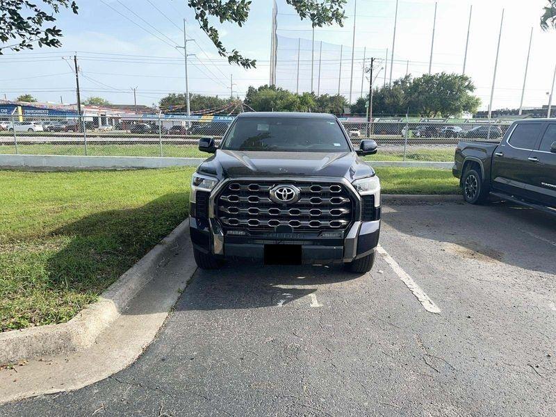 TOYOTA TUNDRA - 2