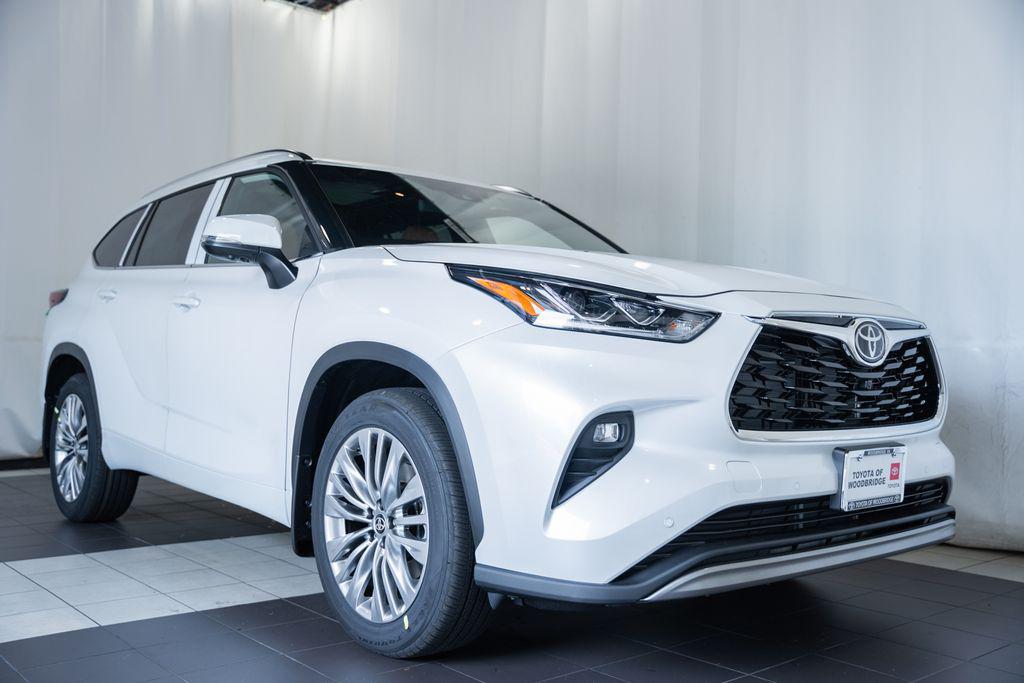 New 2026 Toyota Highlander Platinum