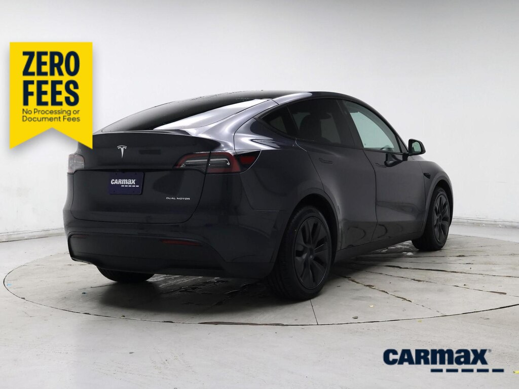 TESLA MODEL Y LONG RANGE - 10