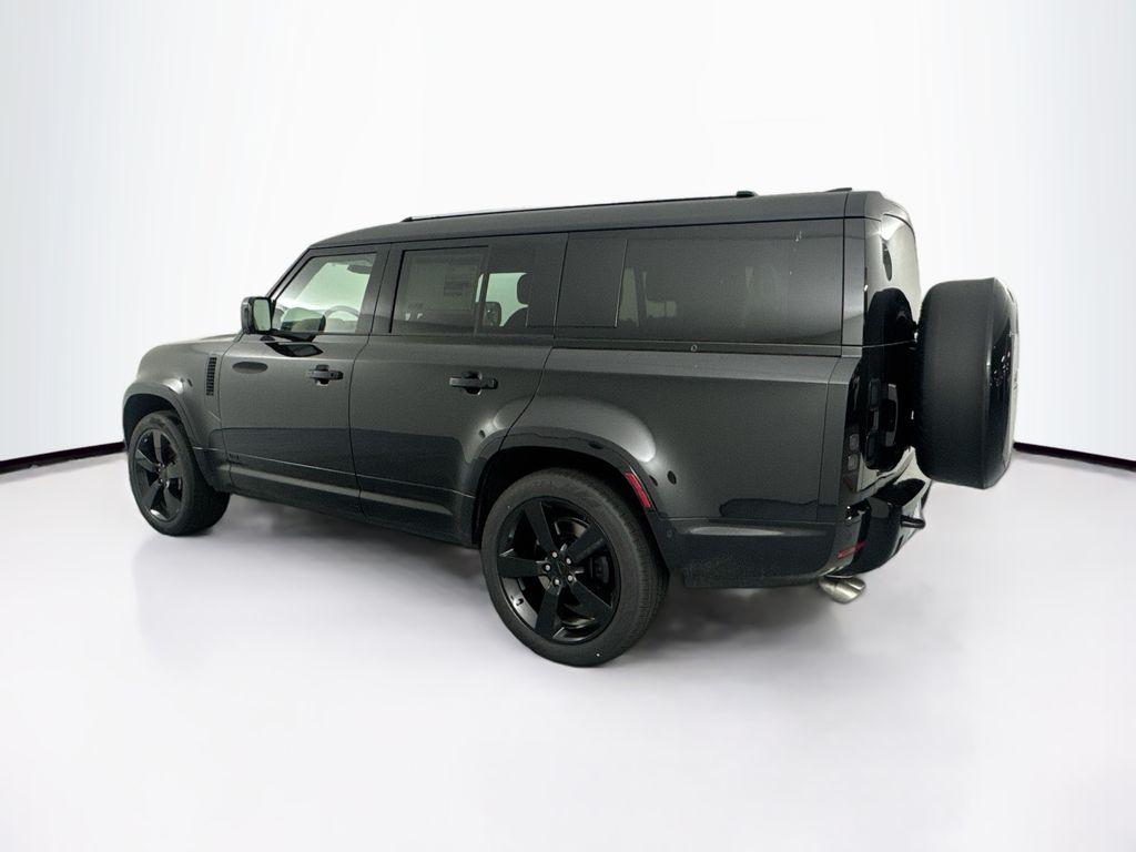 صورة 7 لـ 2026 LAND Rover DEFENDER V8