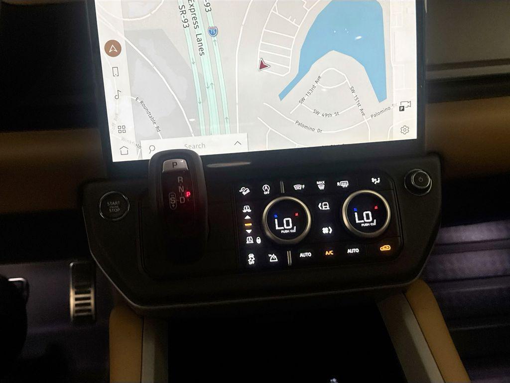 2026 LAND Rover DEFENDER V8 thumbnail 16
