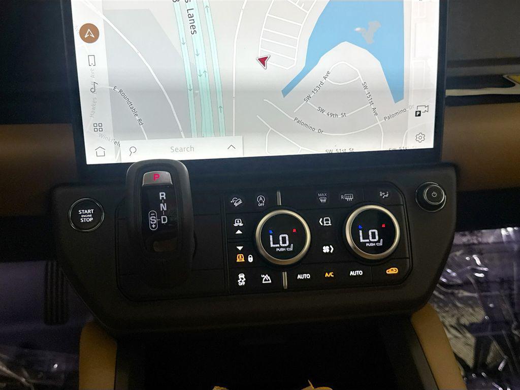 2026 LAND Rover DEFENDER P400 X-DYNAMIC SE — миниатюра 16