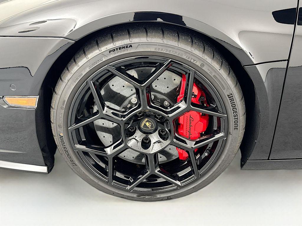 صورة 28 لـ 2026 Lamborghini TEMERARIO BASE