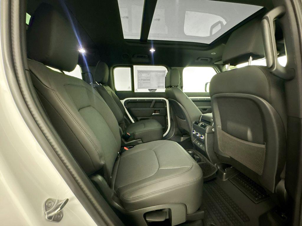 صورة مصغرة 27 لـ 2026 LAND Rover DEFENDER P400 X-DYNAMIC SE