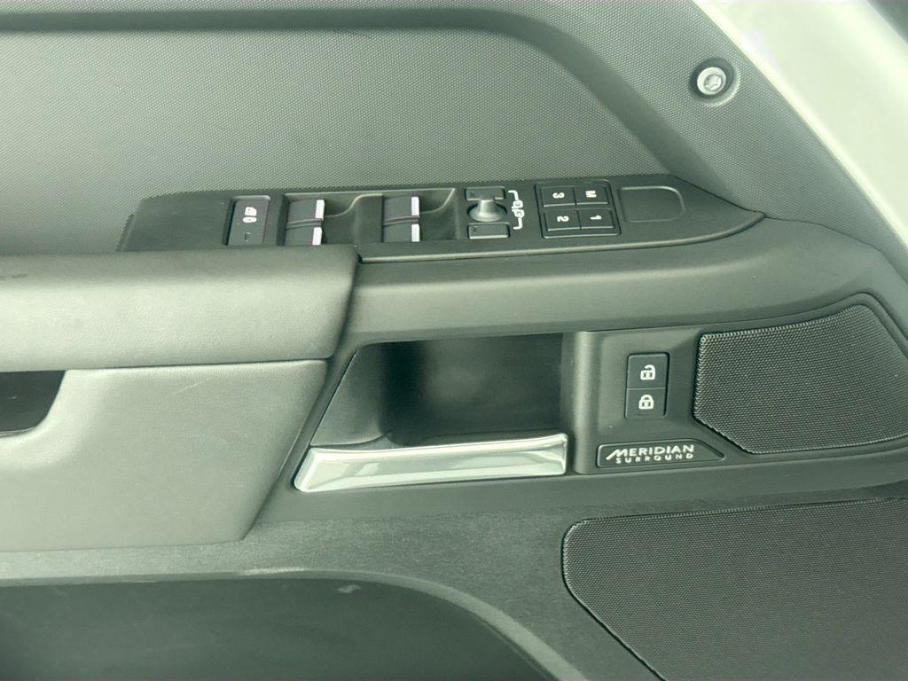 صورة 16 لـ 2025 LAND Rover DEFENDER 110 P400 X-DYNAMIC SE