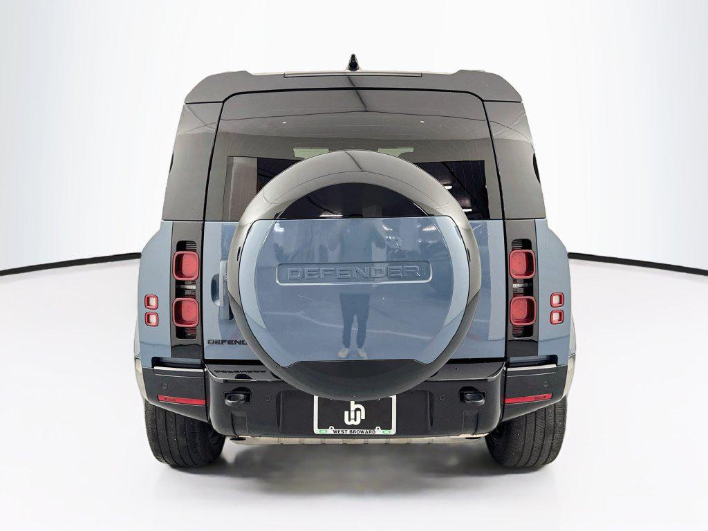 2024 LAND Rover DEFENDER 110 P400 X-DYNAMIC SE photo 6