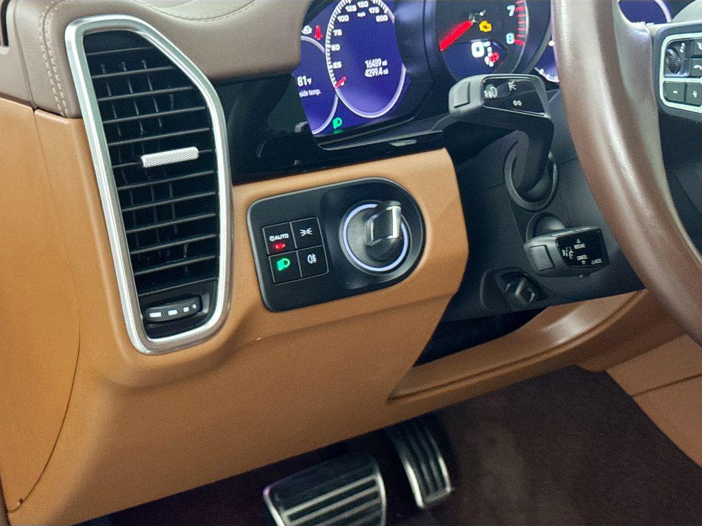 PORSCHE CAYENNE - 10