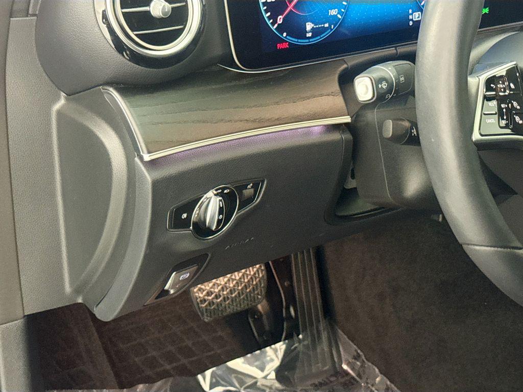 MERCEDES-BENZ E-CLASS - 10