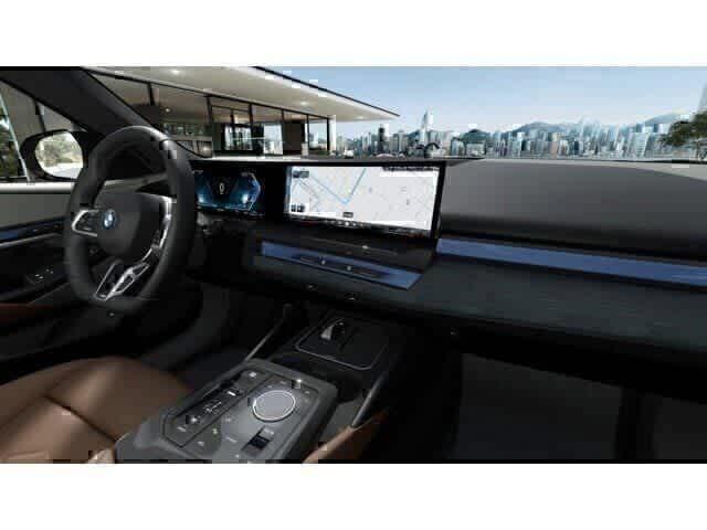 صورة 14 لـ 2027 BMW 550E 550E XDRIVE