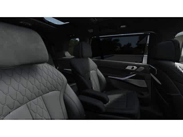 صورة مصغرة 12 لـ 2027 BMW X7 M60I