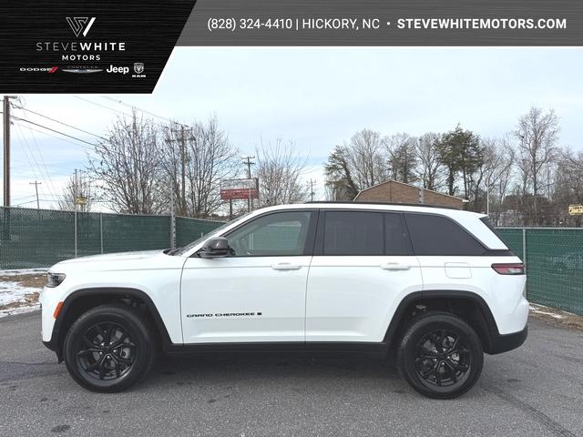 New 2026 Jeep Grand Cherokee Laredo