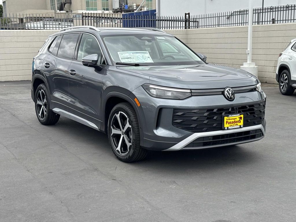 New 2026 Volkswagen Tiguan 2.0T SE