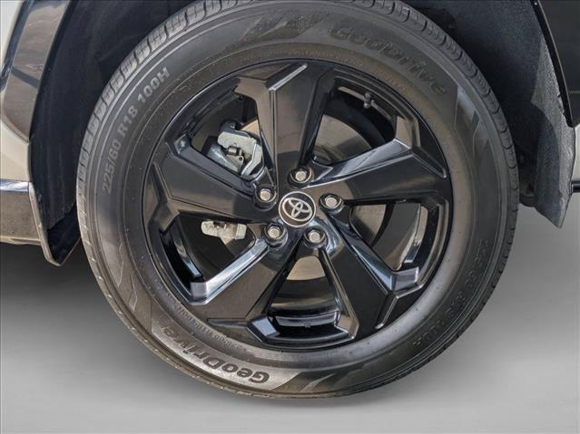 صورة 9 لـ 2021 Toyota RAV4 HYBRID SE
