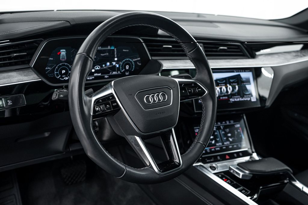 2024 AUDI Q8 E-TRON PRESTIGE — фото 9