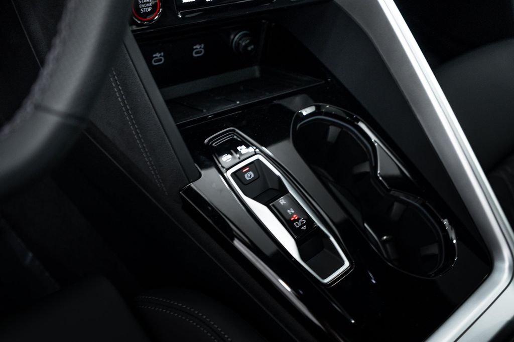 صورة مصغرة 12 لـ 2026 AUDI SQ5 3.0T PREMIUM PLUS
