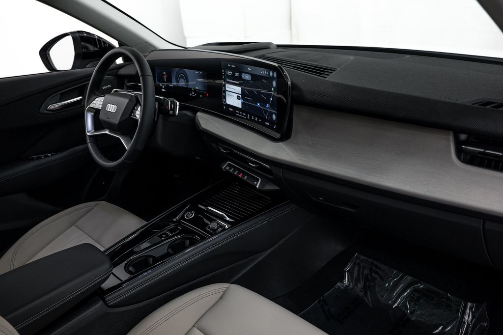 صورة مصغرة 11 لـ 2026 AUDI Q3 S LINE