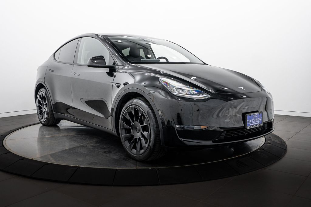 TESLA MODEL Y LONG RANGE - 2