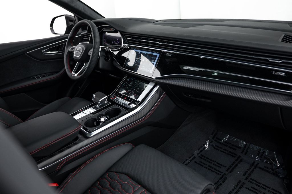 صورة 8 لـ 2026 AUDI RS Q8 4.0T