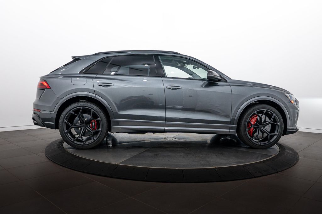 صورة 3 لـ 2026 AUDI RS Q8 4.0T