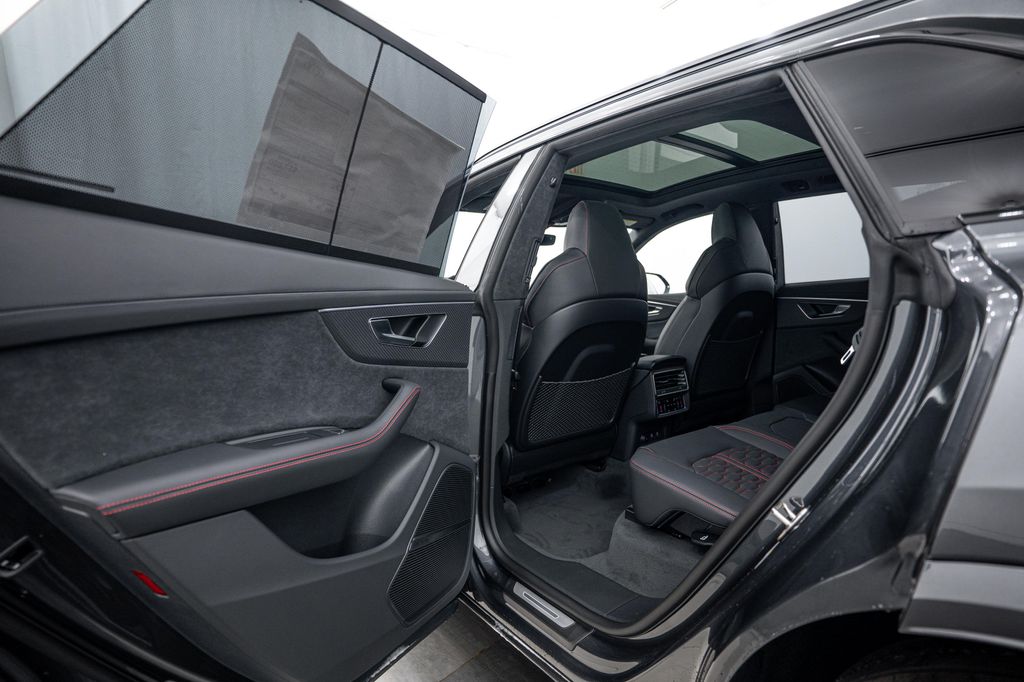 صورة مصغرة 18 لـ 2026 AUDI RS Q8 4.0T