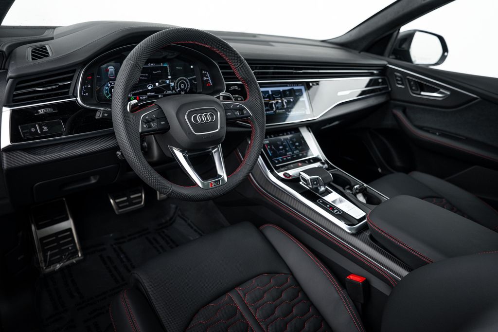 صورة 10 لـ 2026 AUDI RS Q8 4.0T