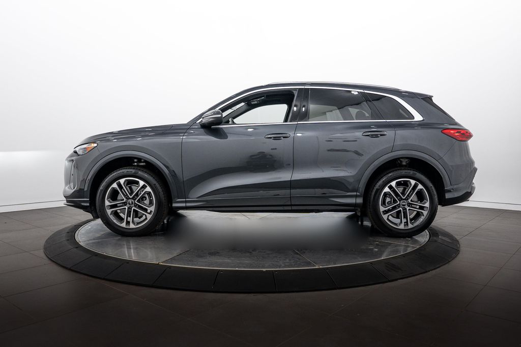 صورة 7 لـ 2025 AUDI Q5 PREMIUM