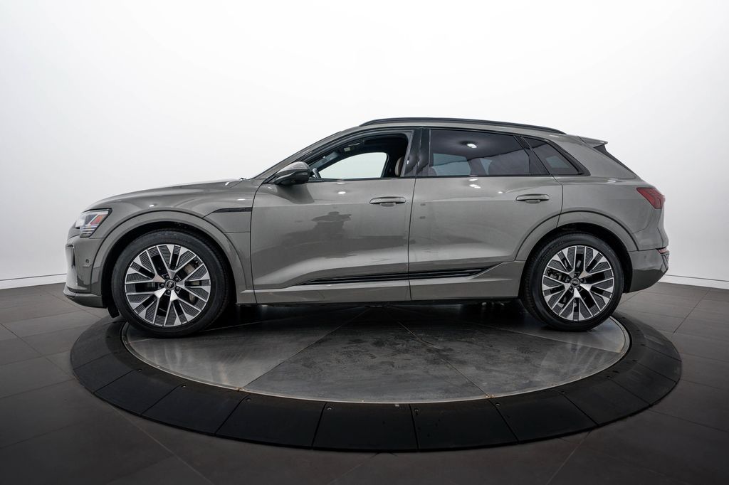 2024 AUDI Q8 E-TRON PRESTIGE photo 7