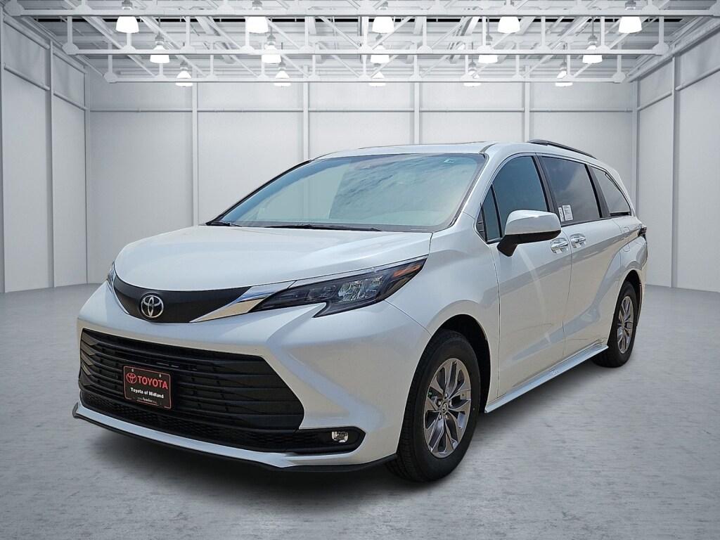 New 2026 Toyota Sienna XLE 8 Passenger