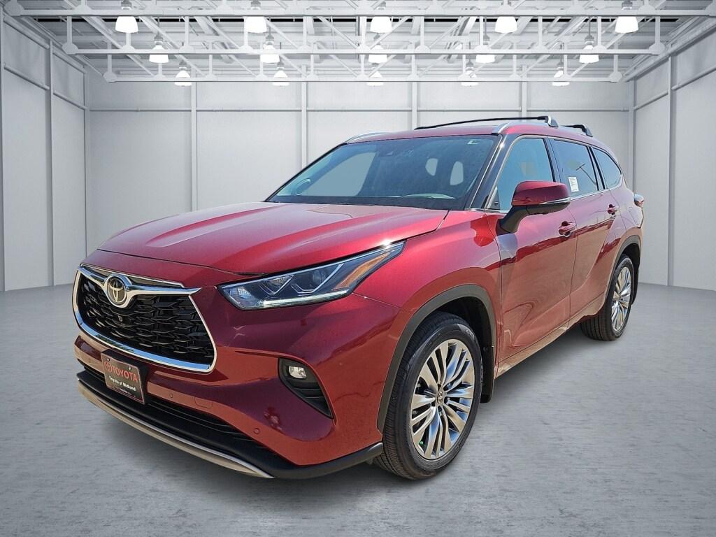 New 2026 Toyota Highlander Platinum