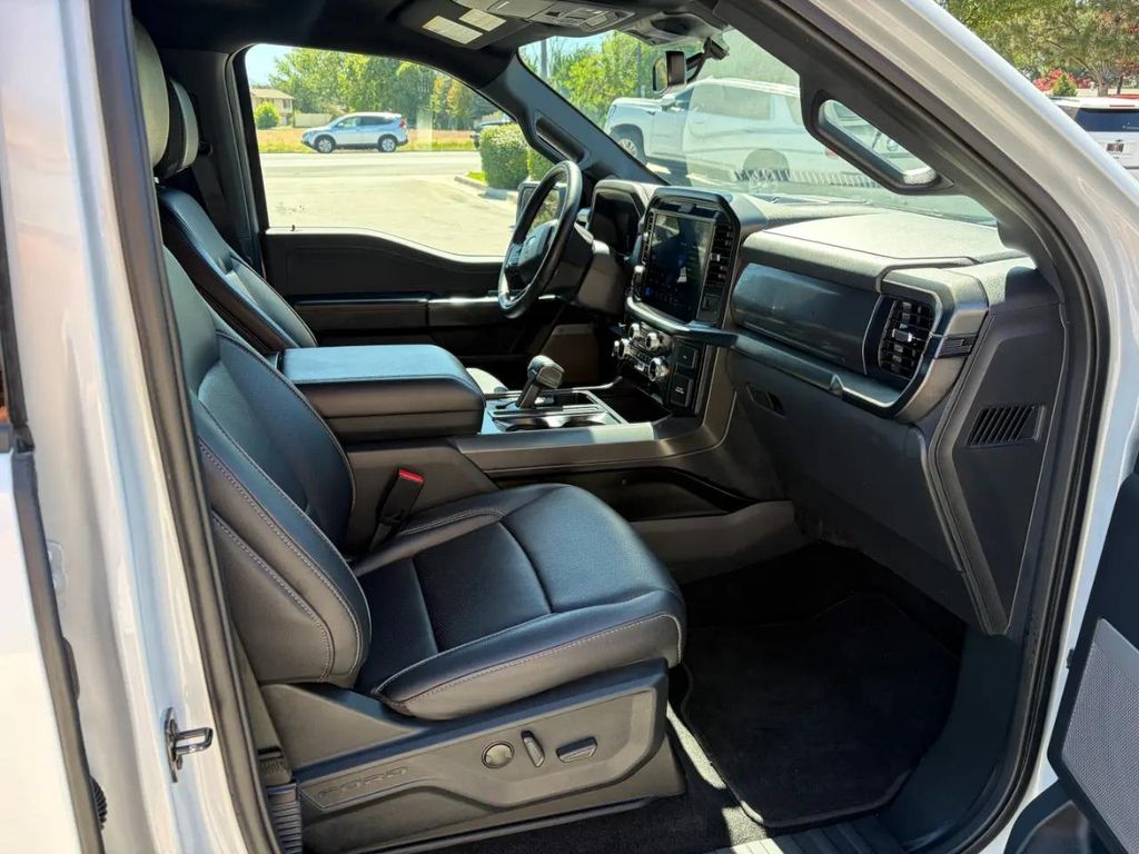 2025 FORD F-150 LARIAT — фото 7