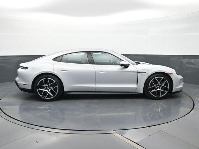 2025 Porsche TAYCAN 缩略图 25