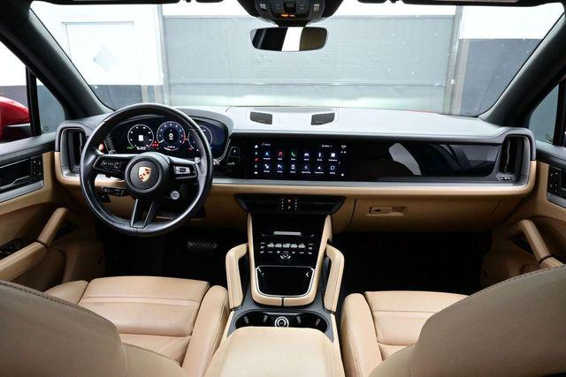2024 Porsche CAYENNE thumbnail 19