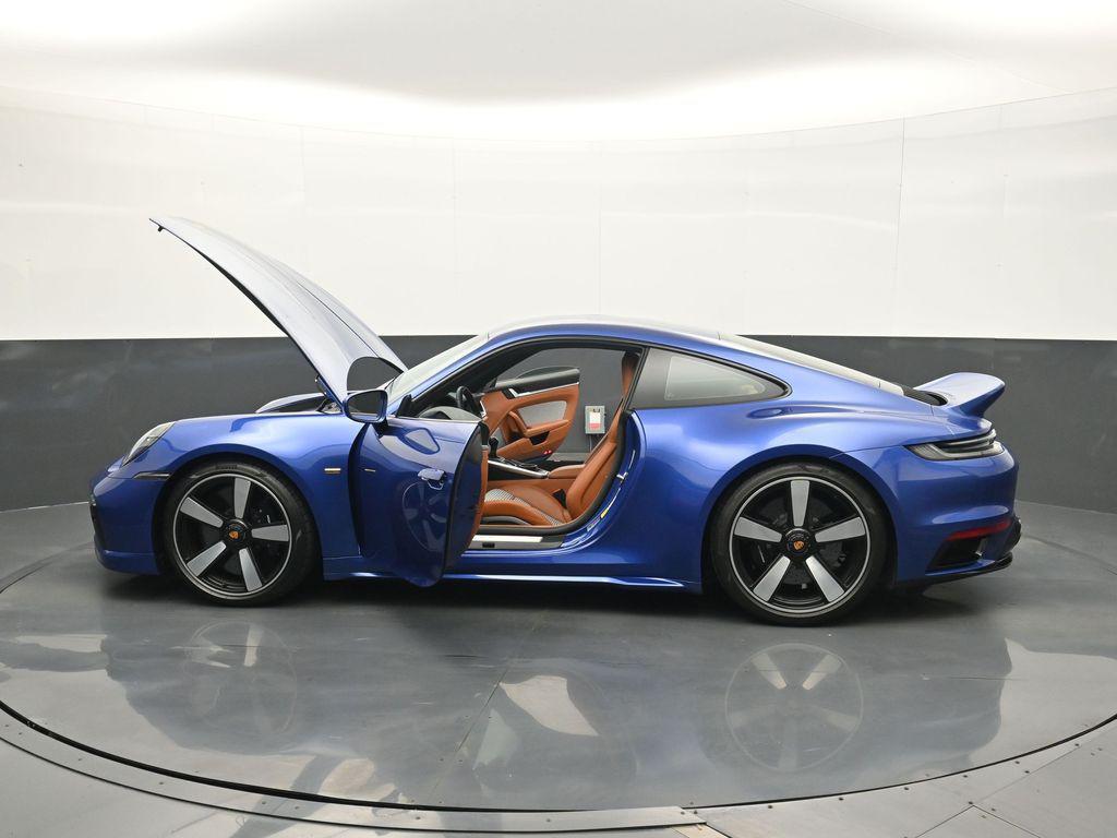 صورة 26 لـ 2023 Porsche 911 SPORT CLASSIC