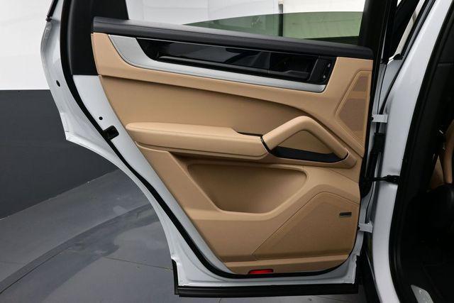 2026 Porsche CAYENNE 缩略图 13